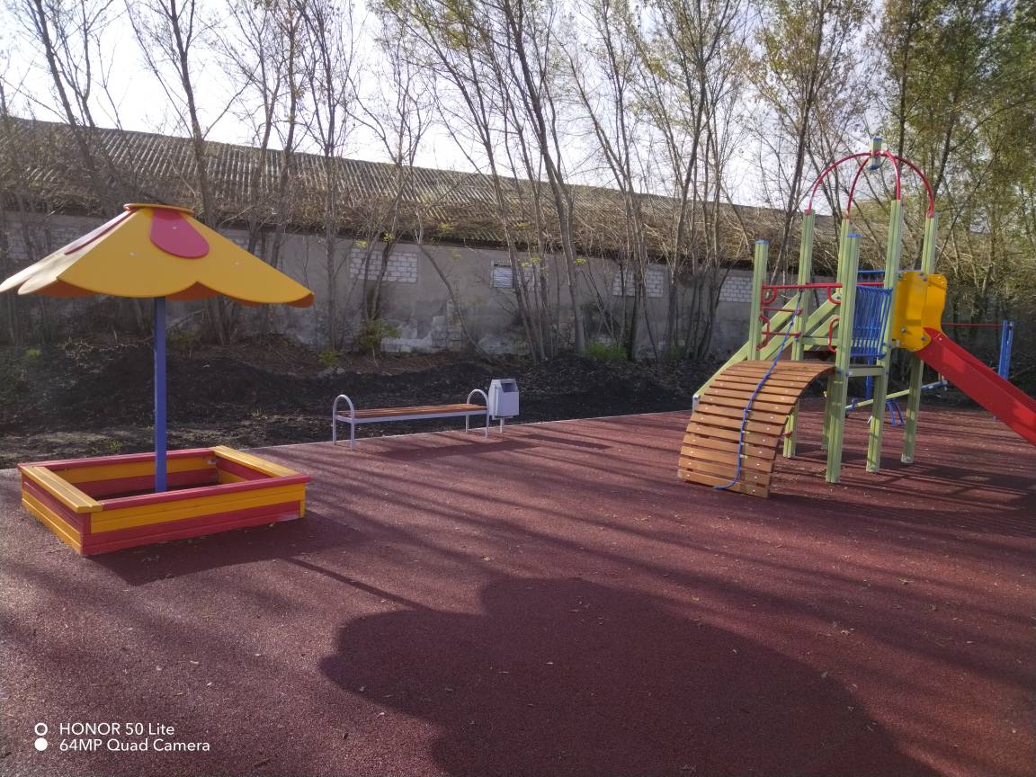 детская площадка на Кузина.